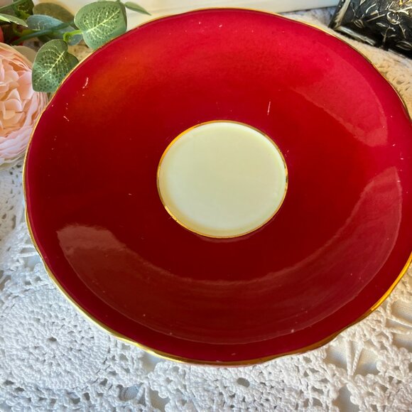 Vintage Red Aysnley Teacup and Saucer with Gold Inlay and Floral Centerpiece - Picture 8 of 10